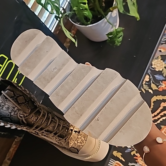 Club Exx Traitor Boots - Picture 7 of 10